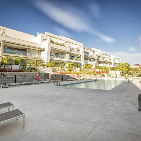 Vivi Homes - Sol Garden Pool, Terrace & Golf * Estepona