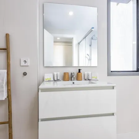 Vivi Homes - Sol Garden Pool, Terrace & Golf Apartment
