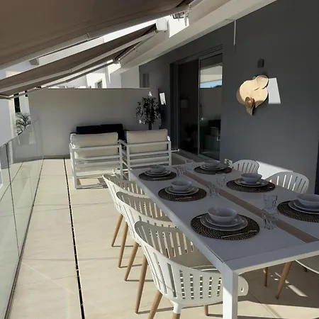 Vivi Homes - Sol Garden Pool, Terrace & Golf Apartment *
