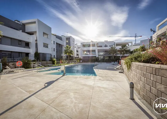 Vivi Homes - Sol Garden Pool, Terrace & Golf * エステポナ