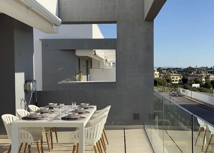 Vivi Homes - Sol Garden Pool, Terrace & Golf * エステポナ