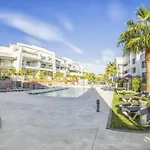 Vivi Homes - Sol Garden Pool, Terrace & Golf Appartement *