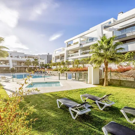 Vivi Homes - Sol Garden Pool, Terrace & Golf Daire
