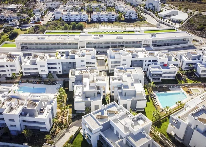 Vivi Homes - Sol Garden Pool, Terrace&golf Apartamento Estepona