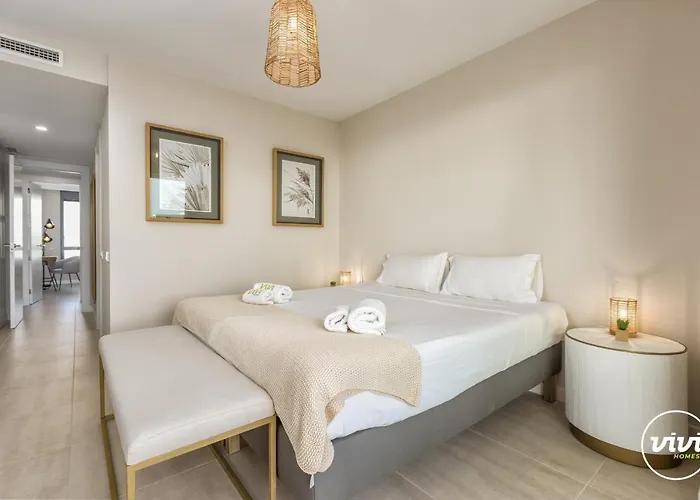 Vivi Homes - Sol Garden Pool, Terrace & Golf Lejlighed Estepona