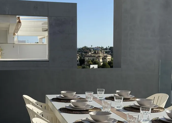 Vivi Homes - Sol Garden Pool, Terrace & Golf Lejlighed Estepona