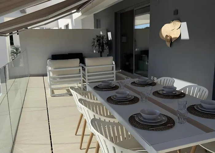 Vivi Homes - Sol Garden Pool, Terrace & Golf Lejlighed *